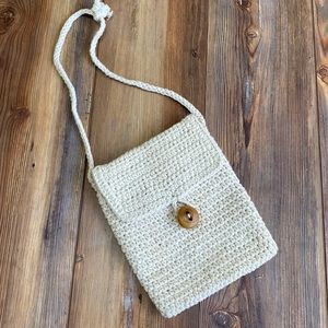Vintage crochet handbag. 1960s  6.5” x 7.5”